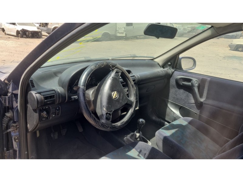 opel corsa b (s93) del año 2000