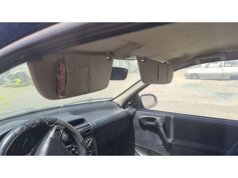 opel corsa b (s93) del año 2000