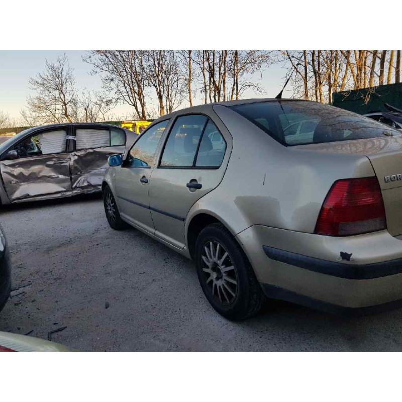 volkswagen bora berlina (1j2) conceptline   |   05.00 - 12.05 | 2000 - 2005 | 105 cv / 77 kw del año 2000