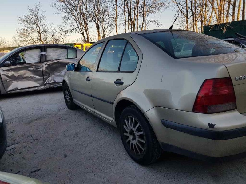 volkswagen bora berlina (1j2) conceptline   |   05.00 - 12.05 | 2000 - 2005 | 105 cv / 77 kw del año 2000