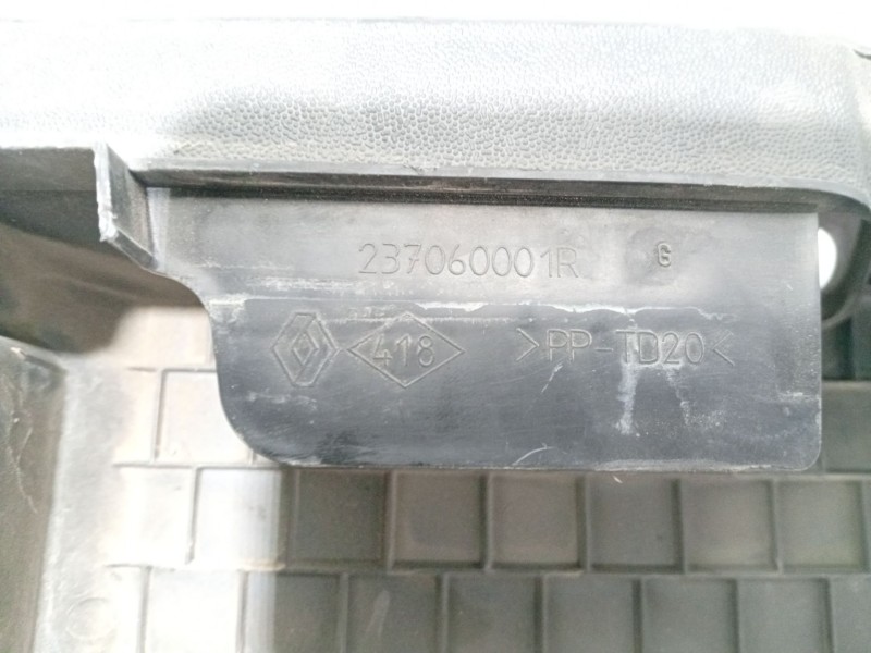 Recambio de moldura para renault grand scénic iii (jz0/1_) 1.9 dci referencia OEM IAM 237060001R  