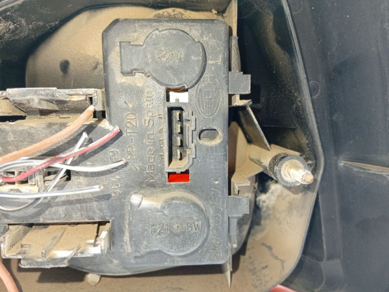 Recambio de piloto trasero izquierdo para seat ibiza ii (6k1) 1.9 tdi referencia OEM IAM 6K6945111G  