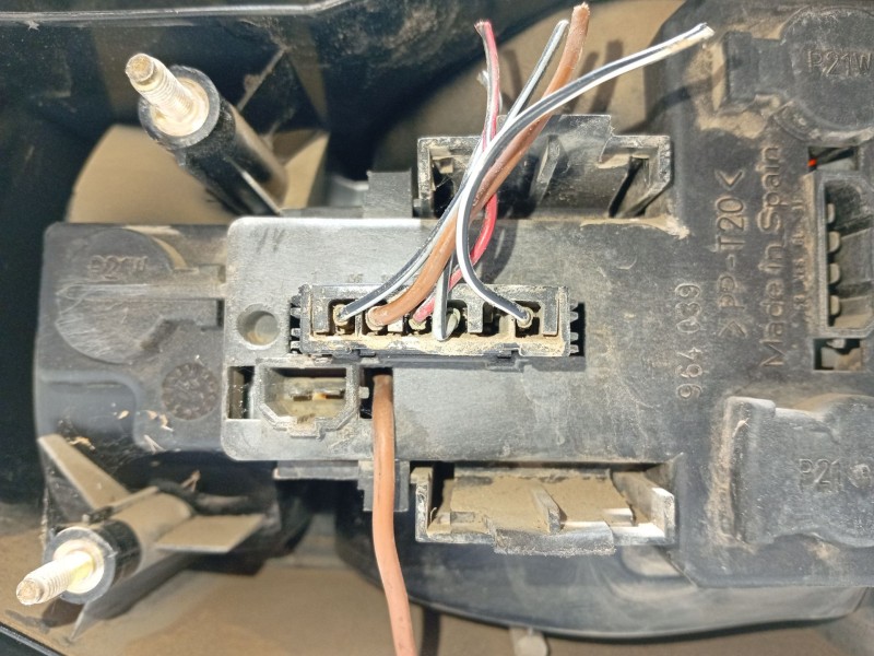 Recambio de piloto trasero izquierdo para seat ibiza ii (6k1) 1.9 tdi referencia OEM IAM 6K6945111G  