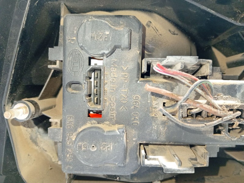 Recambio de piloto trasero derecho para seat ibiza ii (6k1) 1.9 tdi referencia OEM IAM 6K6945112G  