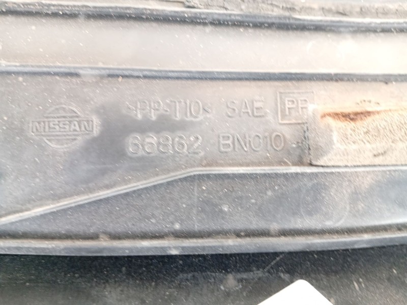 Recambio de moldura para nissan almera ii (n16) 2.2 di referencia OEM IAM 66862BN10  