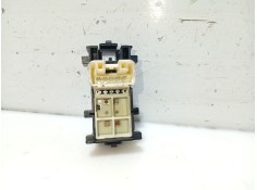 Recambio de mando elevalunas delantero derecho para toyota auris station wagon (_e18_) 1.8 hybrid (zwe186_) referencia OEM IAM 8 2