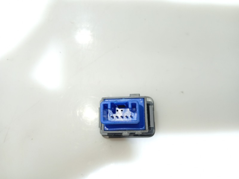 Recambio de warning para toyota auris station wagon (_e18_) 1.8 hybrid (zwe186_) referencia OEM IAM 8433202180  