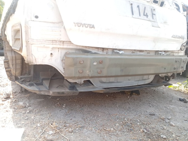 Recambio de moldura para toyota auris station wagon (_e18_) 1.8 hybrid (zwe186_) referencia OEM IAM   