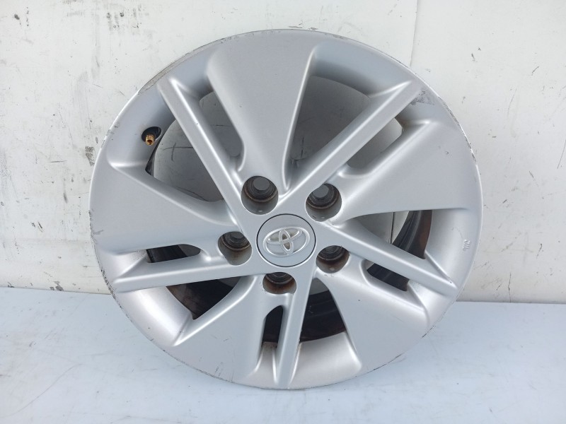 Recambio de llanta para toyota auris station wagon (_e18_) 1.8 hybrid (zwe186_) referencia OEM IAM 4261102E80  