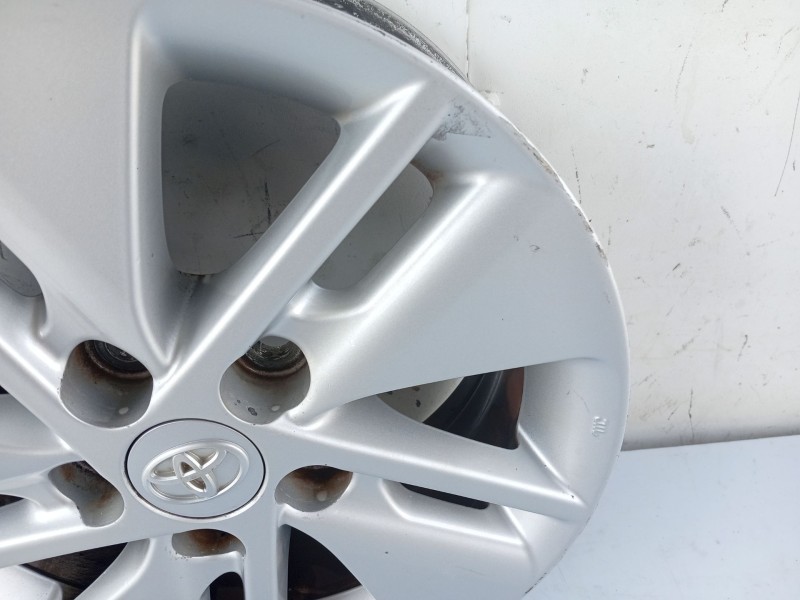 Recambio de llanta para toyota auris station wagon (_e18_) 1.8 hybrid (zwe186_) referencia OEM IAM 4261102E80  