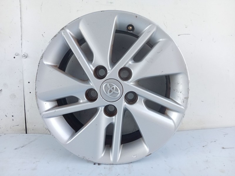 Recambio de llanta para toyota auris station wagon (_e18_) 1.8 hybrid (zwe186_) referencia OEM IAM 4261102E80  
