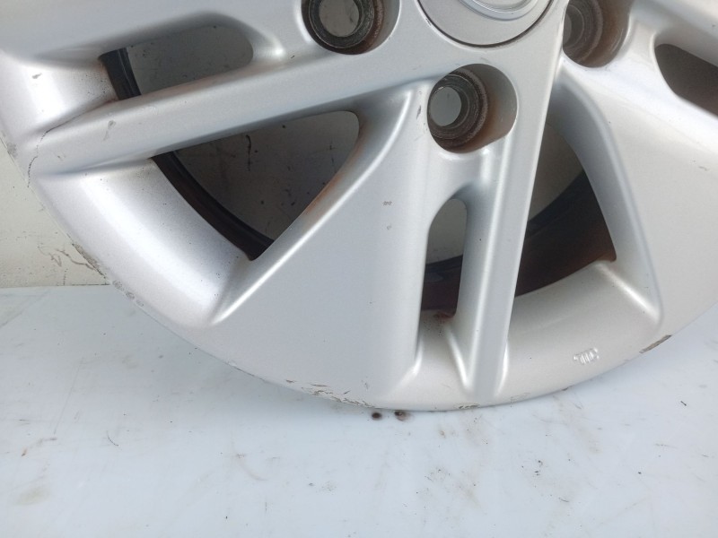 Recambio de llanta para toyota auris station wagon (_e18_) 1.8 hybrid (zwe186_) referencia OEM IAM 4261102E80  