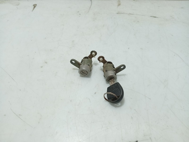 Recambio de juego bombines para chevrolet aveo / kalos hatchback (t200) 1.2 referencia OEM IAM   