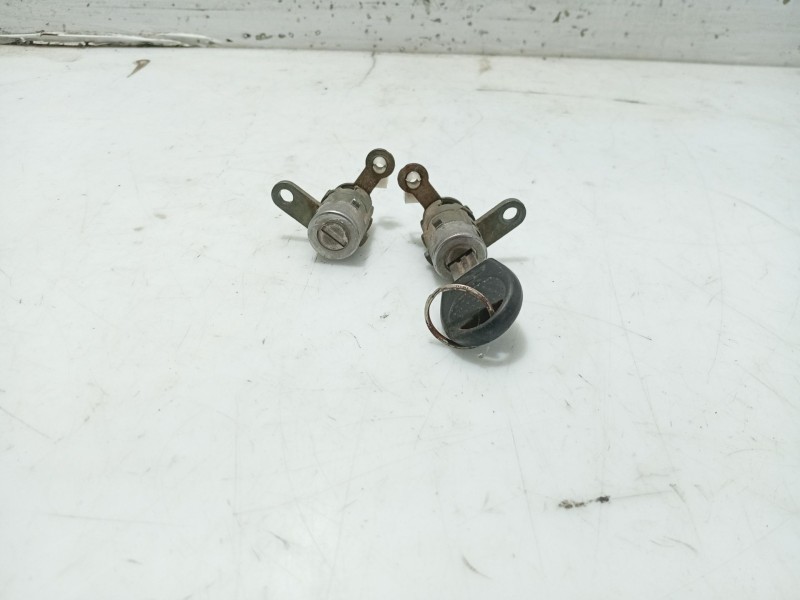 Recambio de juego bombines para chevrolet aveo / kalos hatchback (t200) 1.2 referencia OEM IAM   