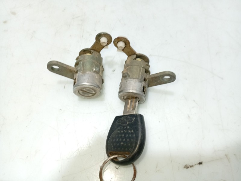 Recambio de juego bombines para chevrolet aveo / kalos hatchback (t200) 1.2 referencia OEM IAM   