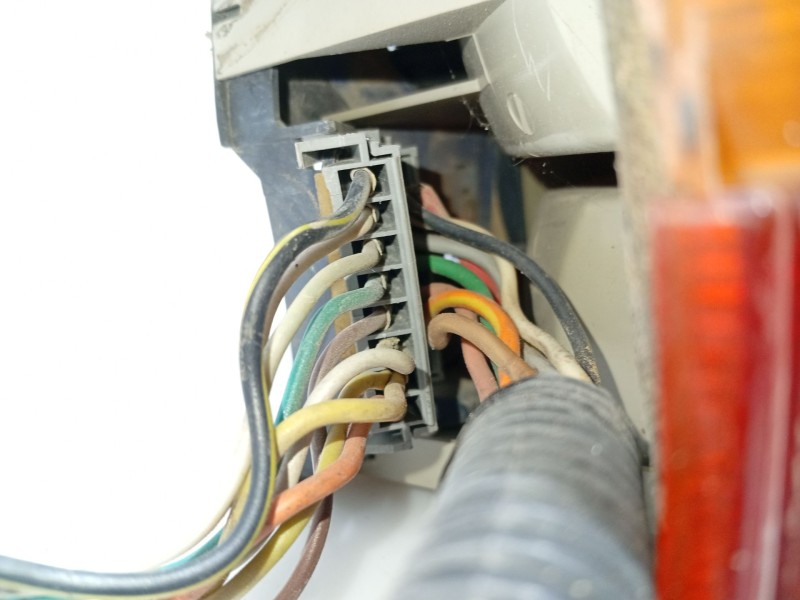 Recambio de piloto trasero derecho para renault 11 referencia OEM IAM 7701366557  