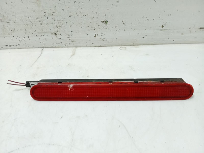 Recambio de luz central de freno para seat arosa (6h1) referencia OEM IAM 6H0945121  