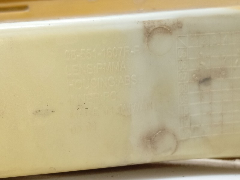 Recambio de piloto delantero derecho para renault master desde ´98 referencia OEM IAM 14809062 085511607R 