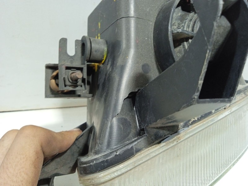 Recambio de faro antiniebla derecho para opel zafira a referencia OEM IAM 24407175  