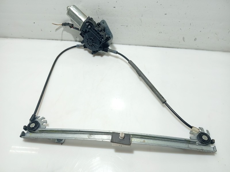 Recambio de elevalunas delantero izquierdo para renault megane i coupe fase 2 referencia OEM IAM 8200038151  