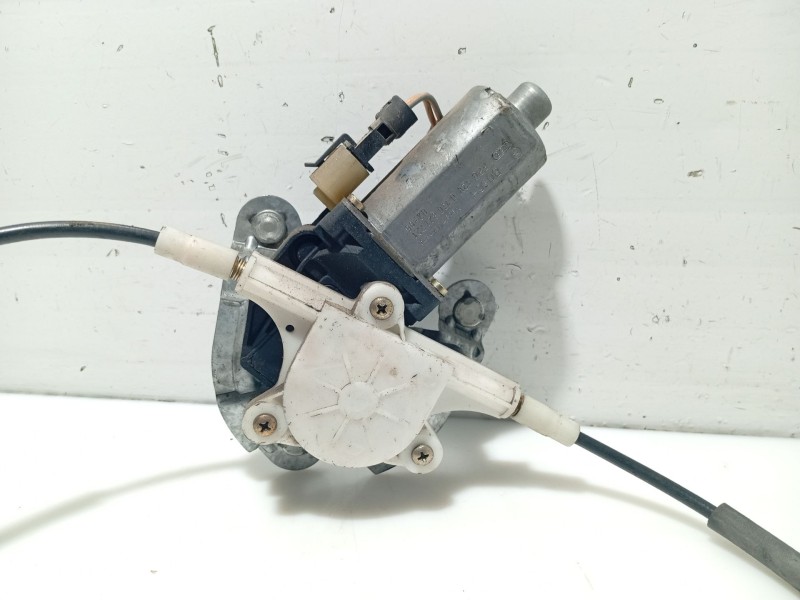 Recambio de elevalunas delantero derecho para renault megane i coupe fase 2 referencia OEM IAM 8200038152  