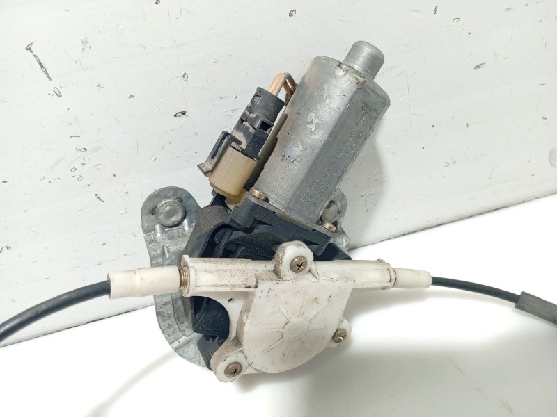 Recambio de elevalunas delantero derecho para renault megane i coupe fase 2 referencia OEM IAM 8200038152  