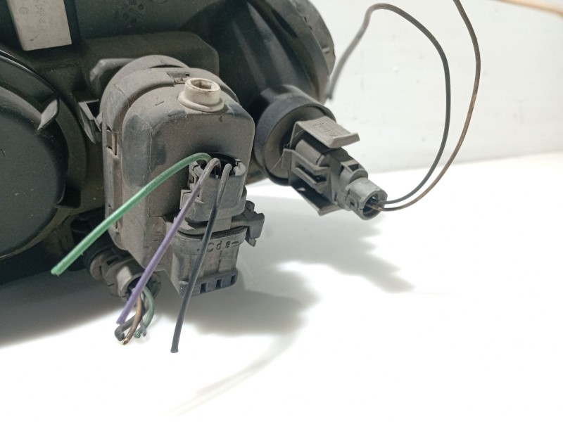 Recambio de faro derecho para renault megane i coupe fase 2 referencia OEM IAM 7701040688  