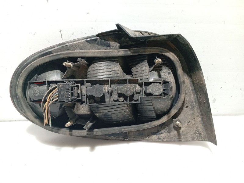 Recambio de piloto trasero derecho para renault megane i coupe fase 2 referencia OEM IAM 7701040606  