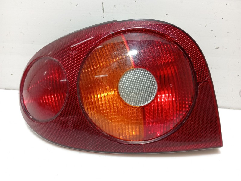 Recambio de piloto trasero izquierdo para renault megane i coupe fase 2 referencia OEM IAM 7701040608  