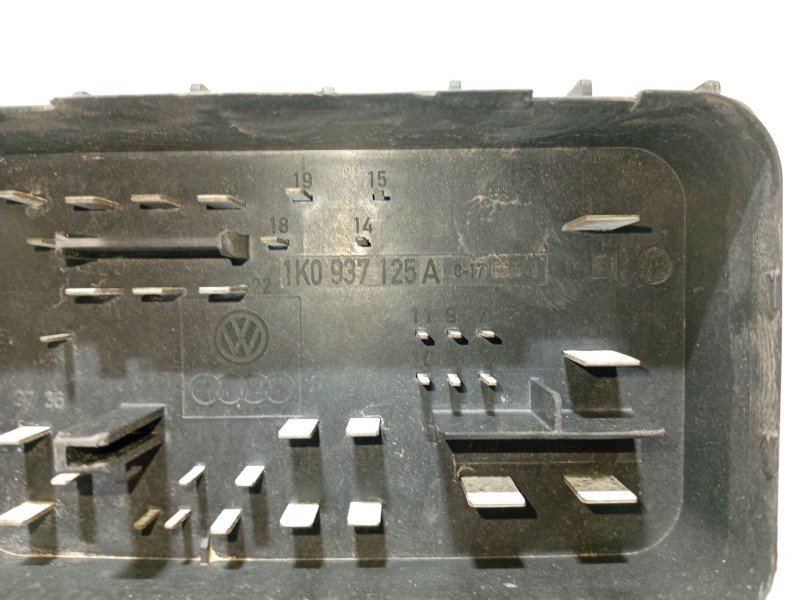Recambio de caja reles / fusibles para skoda octavia ii (1z3) 1.9 tdi referencia OEM IAM 1K0937125A  