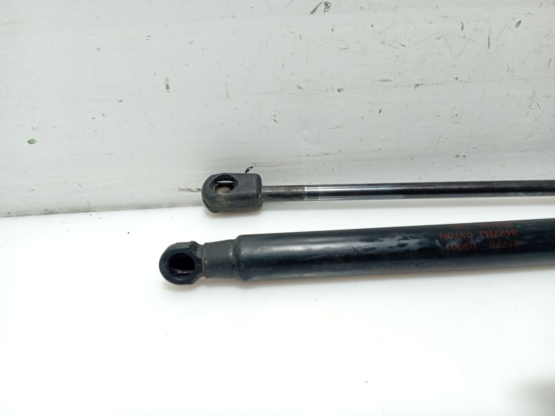 Recambio de amortiguadores maletero / porton para hyundai getz (tb) referencia OEM IAM 817701C000  