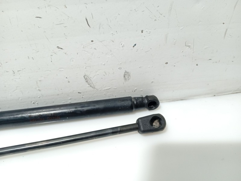 Recambio de amortiguadores maletero / porton para hyundai getz (tb) referencia OEM IAM 817701C000  