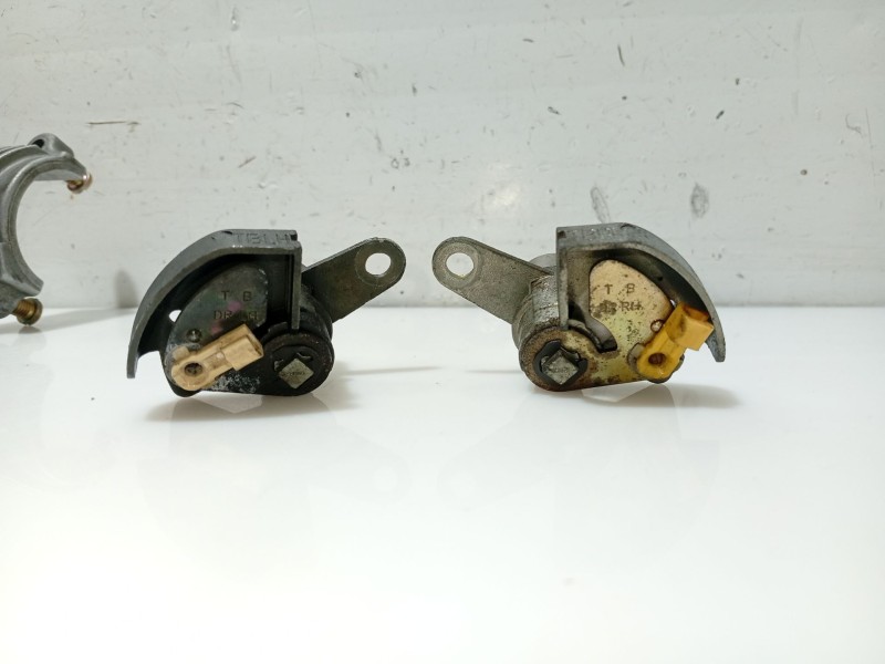 Recambio de juego bombines para hyundai getz (tb) referencia OEM IAM 8190017A40 819701CA00 819801CA00