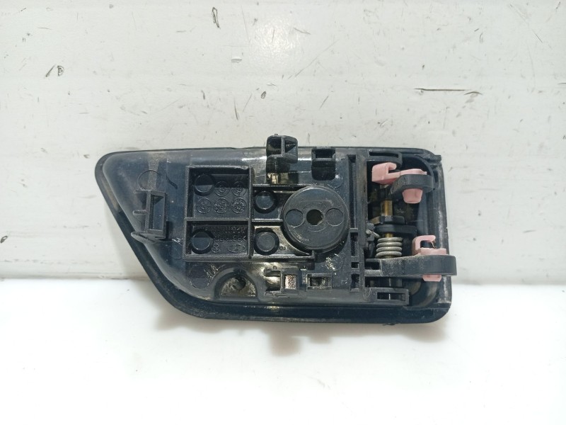 Recambio de maneta interior delantera izquierda para hyundai getz (tb) referencia OEM IAM 82611TB010  