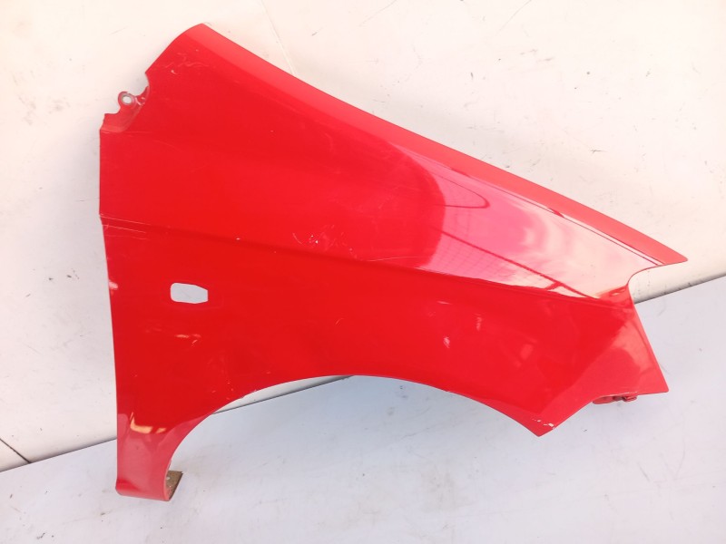 Recambio de aleta delantera derecha para hyundai getz (tb) referencia OEM IAM 663211C350D  