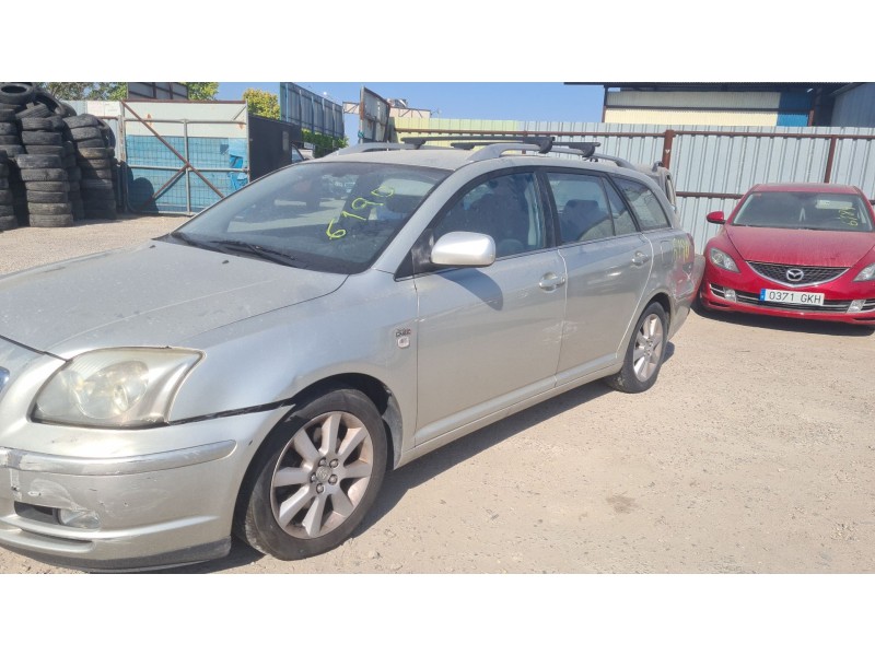toyota avensis station wagon (_t25_) del año 2004