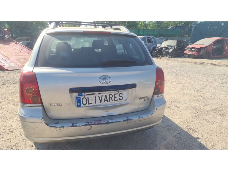toyota avensis station wagon (_t25_) del año 2004