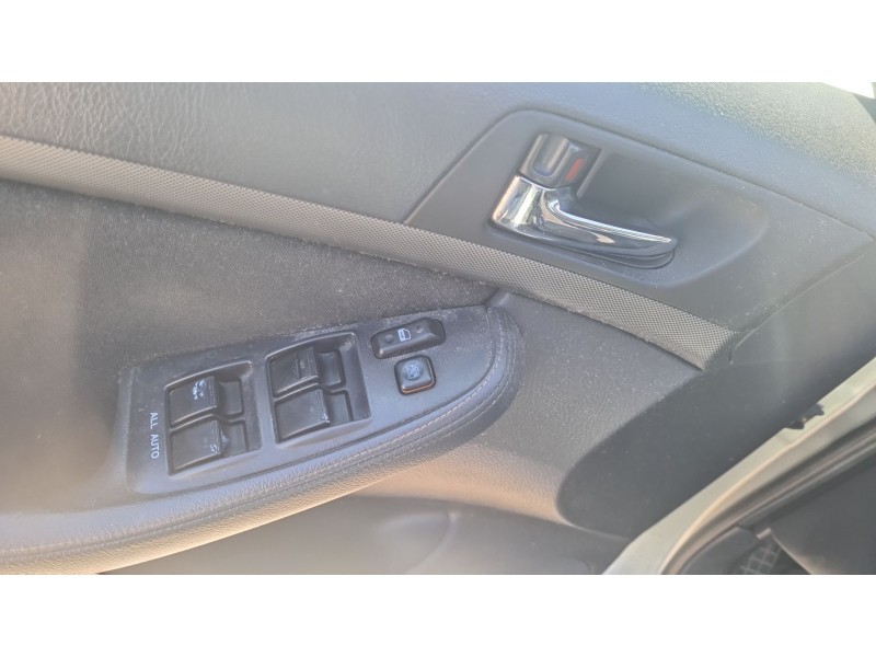 toyota avensis station wagon (_t25_) del año 2004