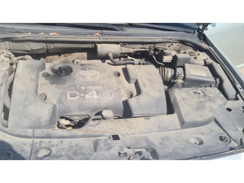 toyota avensis station wagon (_t25_) del año 2004