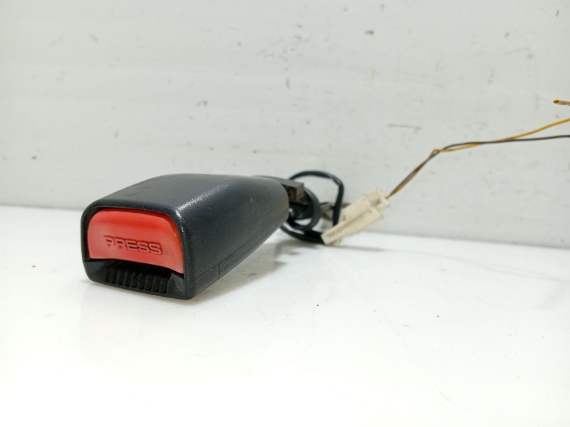Recambio de enganche cinturon delantero izquierdo para chevrolet matiz referencia OEM IAM 96407282  