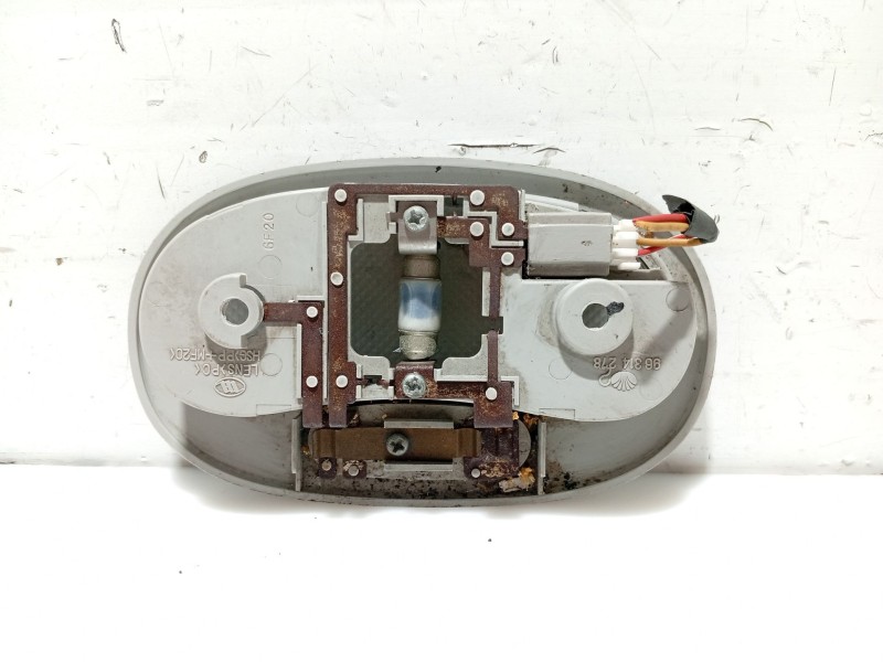 Recambio de luz interior para chevrolet matiz referencia OEM IAM 96314278  