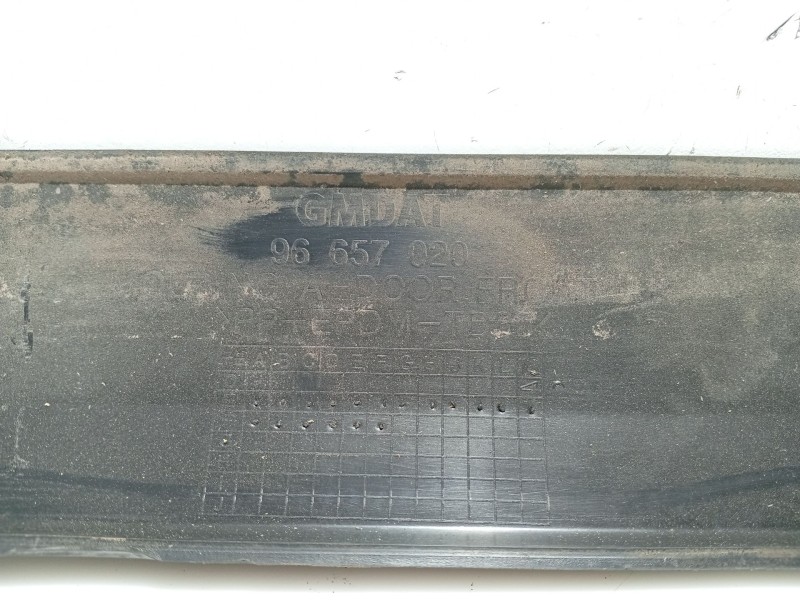 Recambio de moldura para chevrolet matiz referencia OEM IAM 96657020  