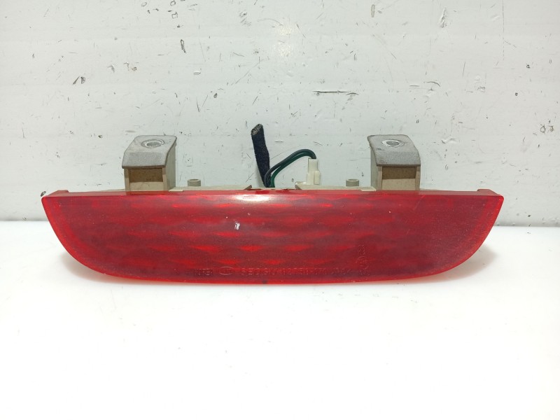 Recambio de luz central de freno para kia picanto referencia OEM IAM 9275007000  