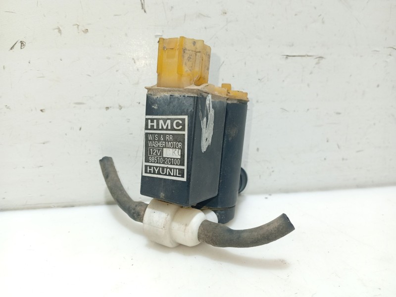 Recambio de bomba limpia para kia picanto referencia OEM IAM 985102C100  