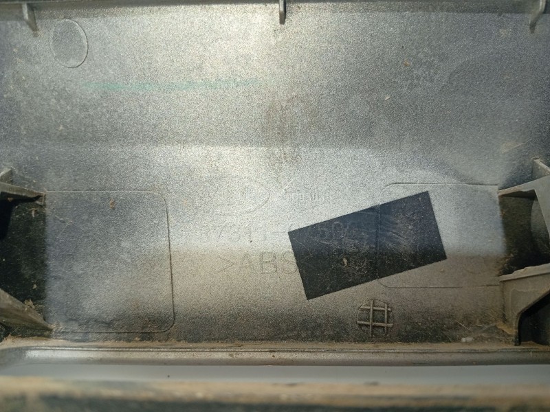 Recambio de moldura para kia picanto referencia OEM IAM 8731007500  