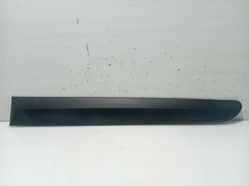 Recambio de moldura puerta trasera izquierda para kia picanto referencia OEM IAM 8773107000  