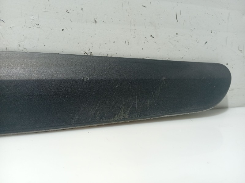 Recambio de moldura puerta trasera izquierda para kia picanto referencia OEM IAM 8773107000  
