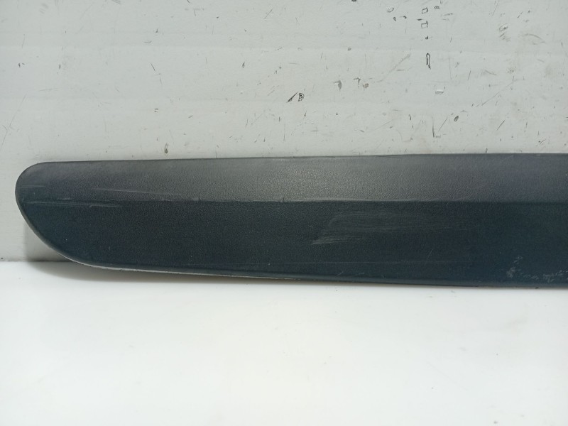 Recambio de moldura puerta trasera derecha para kia picanto referencia OEM IAM 8773207000  