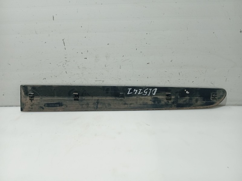 Recambio de moldura puerta trasera derecha para kia picanto referencia OEM IAM 8773207000  