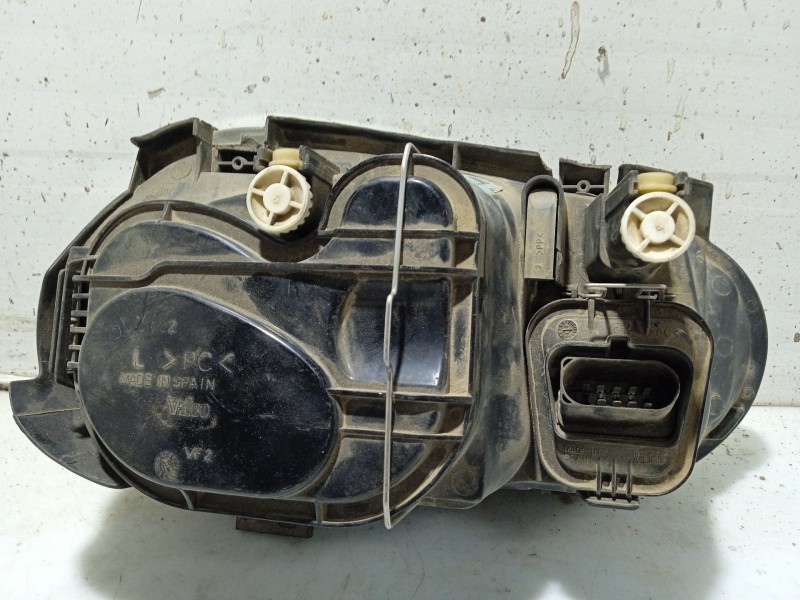 Recambio de faro izquierdo para volkswagen golf iv (1j1) 1.6 referencia OEM IAM 1J1941017B  